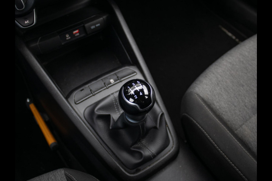 Kia Stonic 1.2 MPi ComfortPlusLine Navigator | Nederlandse dealer onderhouden auto | Navigatie | Achteruitrijcamera | Airco |