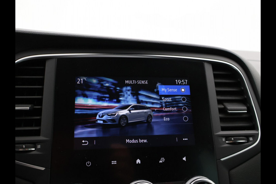 Renault MEGANE Estate 1.3 TCe 140 PK AUTOMAAT INTENS + TREKHAAK 1700 KG | SFEERVERLICHTING | 17 INCH | FULL LED | CARPLAY