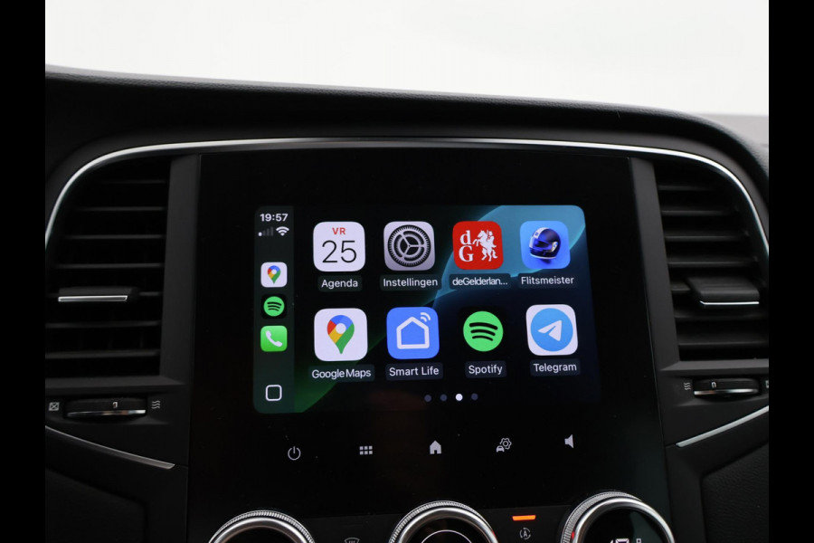 Renault MEGANE Estate 1.3 TCe 140 PK AUTOMAAT INTENS + TREKHAAK 1700 KG | SFEERVERLICHTING | 17 INCH | FULL LED | CARPLAY