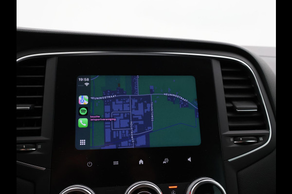 Renault MEGANE Estate 1.3 TCe 140 PK AUTOMAAT INTENS + TREKHAAK 1700 KG | SFEERVERLICHTING | 17 INCH | FULL LED | CARPLAY