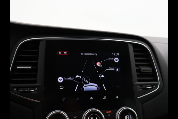 Renault MEGANE Estate 1.3 TCe 140 PK AUTOMAAT INTENS + TREKHAAK 1700 KG | SFEERVERLICHTING | 17 INCH | FULL LED | CARPLAY