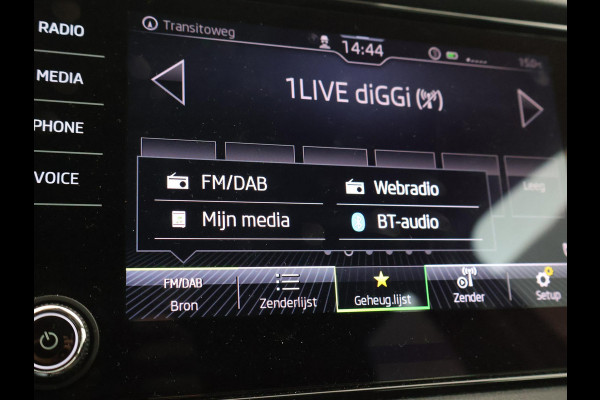 Škoda Karoq 1.5 TSI ACT 150 PK AUT. + VIRTUAL COCKPIT | ADAPTIVE CRUISE | TREKHAAK | STUURVERWARMING