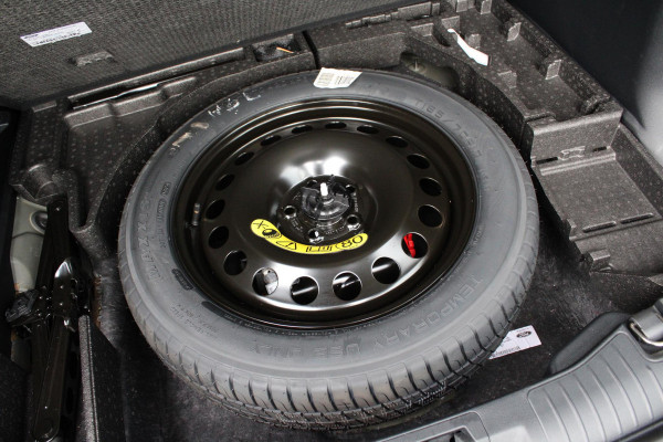 Ford Kuga 2.5 FHEV ST-Line 190pk | Full LED | Stoel + Stuurverwarming | Reservewiel | Cruise Control | Navigatie |