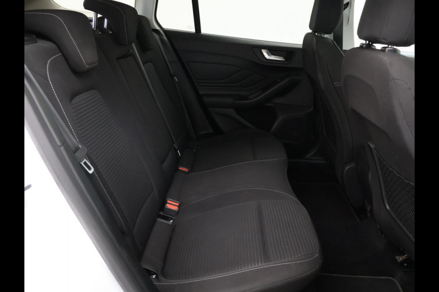 Ford FOCUS Wagon 1.0 E.B. AUTOMAAT TITANIUM X + ELEK. TREKHAAK | CAMERA | APPLE CARPLAY