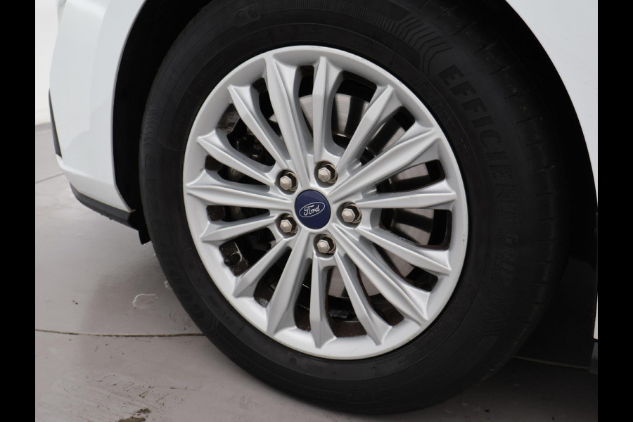 Ford FOCUS Wagon 1.0 E.B. AUTOMAAT TITANIUM X + ELEK. TREKHAAK | CAMERA | APPLE CARPLAY