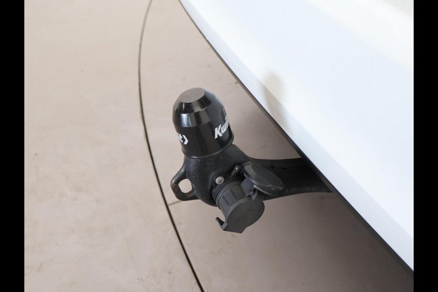 Ford FOCUS Wagon 1.0 E.B. AUTOMAAT TITANIUM X + ELEK. TREKHAAK | CAMERA | APPLE CARPLAY