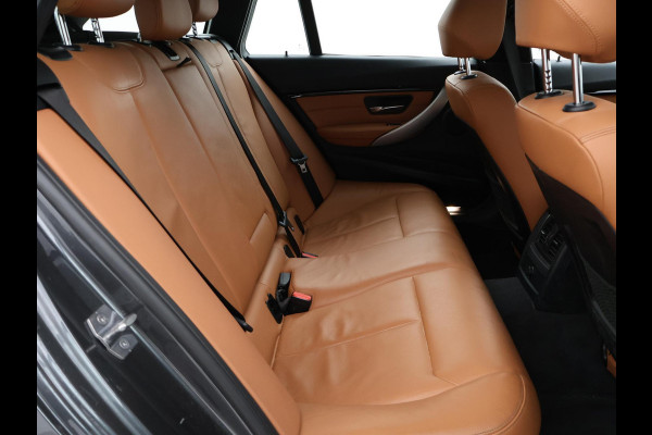BMW 3 Serie Touring 318i AUT. LUXURY EDITION + LEDER | STOELVERW. | NAVIGATIE