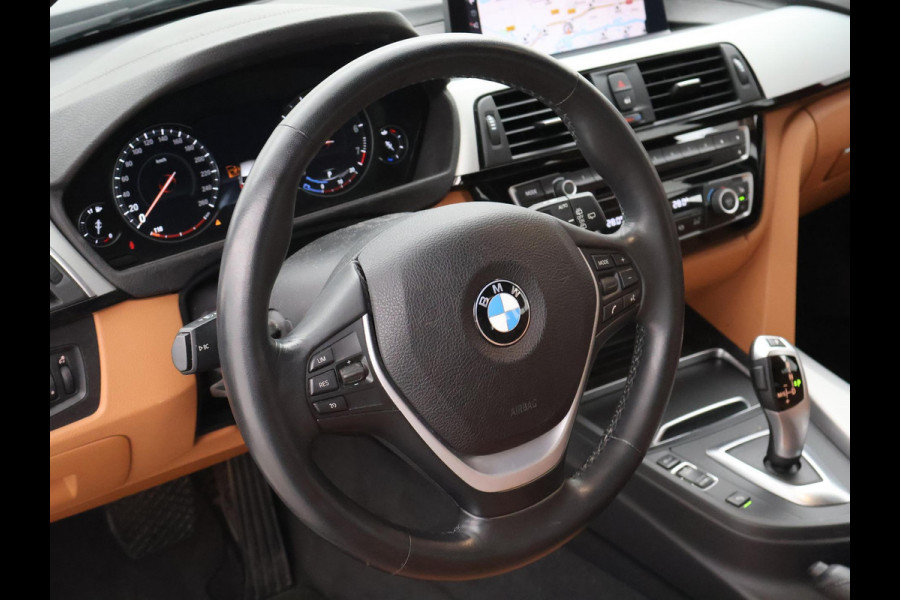 BMW 3 Serie Touring 318i AUT. LUXURY EDITION + LEDER | STOELVERW. | NAVIGATIE