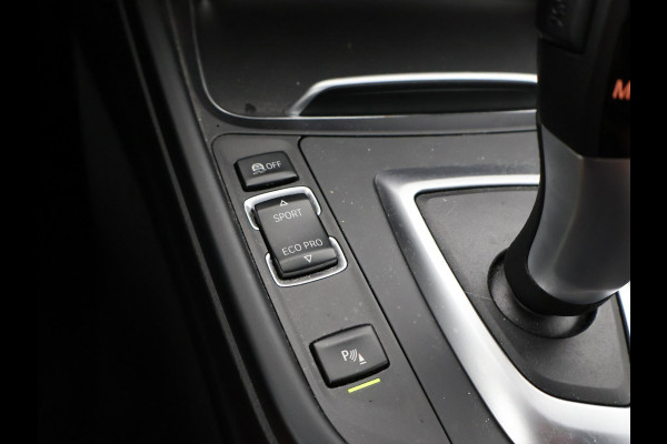 BMW 3 Serie Touring 318i AUT. LUXURY EDITION + LEDER | STOELVERW. | NAVIGATIE