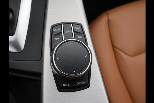 BMW 3 Serie Touring 318i AUT. LUXURY EDITION + LEDER | STOELVERW. | NAVIGATIE