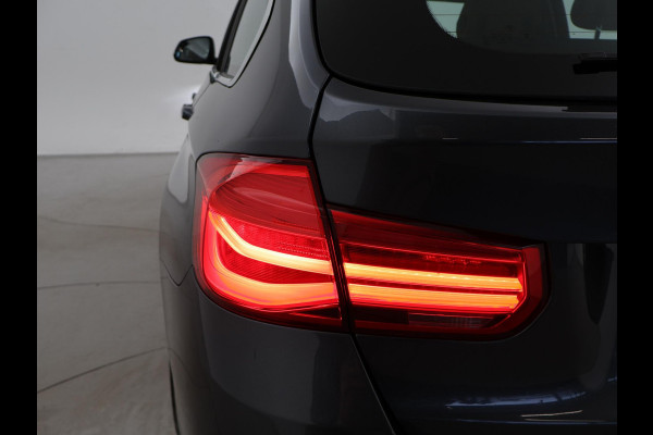 BMW 3 Serie Touring 318i AUT. LUXURY EDITION + LEDER | STOELVERW. | NAVIGATIE