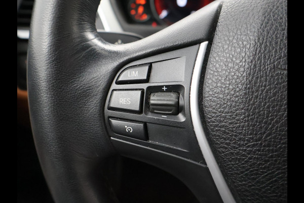 BMW 3 Serie Touring 318i AUT. LUXURY EDITION + LEDER | STOELVERW. | NAVIGATIE