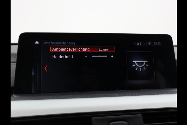 BMW 3 Serie Touring 318i AUT. LUXURY EDITION + LEDER | STOELVERW. | NAVIGATIE