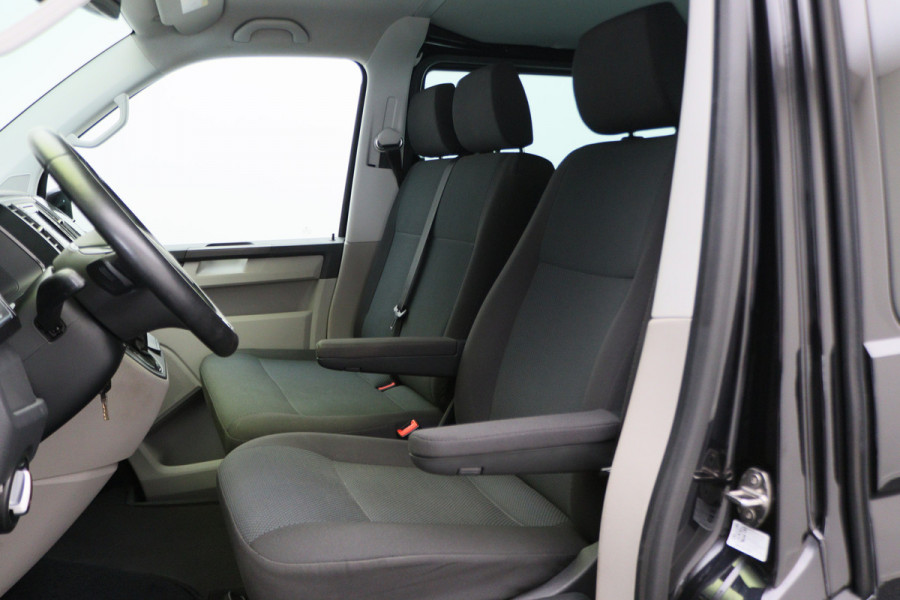 Volkswagen Transporter 2.0 TDI DSG L2H1 DC Highline 2x Schuifdeur, ACC, Apple Carplay, Bluetooth, LED, PDC, Trekhaak, 19''