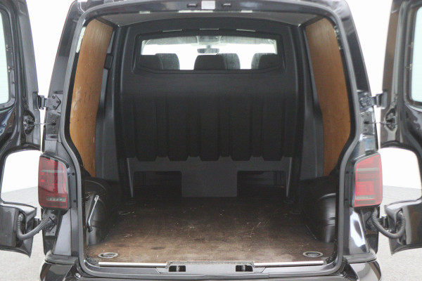 Volkswagen Transporter 2.0 TDI DSG L2H1 DC Highline 2x Schuifdeur, ACC, Apple Carplay, Bluetooth, LED, PDC, Trekhaak, 19''