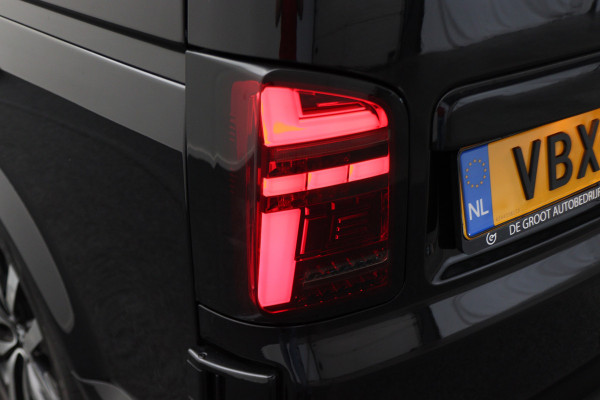 Volkswagen Transporter 2.0 TDI DSG L2H1 DC Highline 2x Schuifdeur, ACC, Apple Carplay, Bluetooth, LED, PDC, Trekhaak, 19''