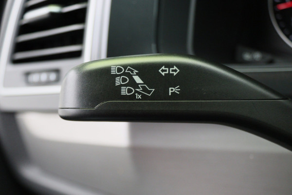 Volkswagen Transporter 2.0 TDI DSG L2H1 DC Highline 2x Schuifdeur, ACC, Apple Carplay, Bluetooth, LED, PDC, Trekhaak, 19''