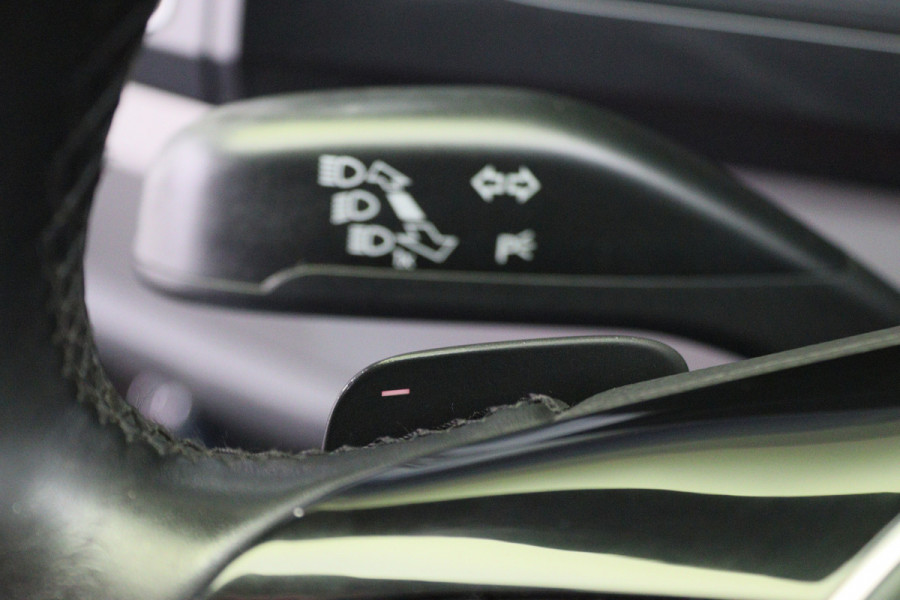 Volkswagen Transporter 2.0 TDI DSG L2H1 DC Highline 2x Schuifdeur, ACC, Apple Carplay, Bluetooth, LED, PDC, Trekhaak, 19''