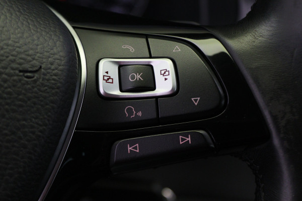 Volkswagen Transporter 2.0 TDI DSG L2H1 DC Highline 2x Schuifdeur, ACC, Apple Carplay, Bluetooth, LED, PDC, Trekhaak, 19''