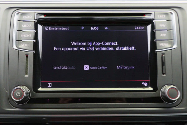 Volkswagen Transporter 2.0 TDI DSG L2H1 DC Highline 2x Schuifdeur, ACC, Apple Carplay, Bluetooth, LED, PDC, Trekhaak, 19''