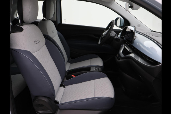 Fiat 500C 42 kWh Aut. *CELESTIAL BLUE* + STOELVERW. | CAMERA | 17 INCH | APPLE CARPLAY