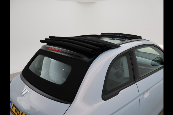 Fiat 500C 42 kWh Aut. *CELESTIAL BLUE* + STOELVERW. | CAMERA | 17 INCH | APPLE CARPLAY