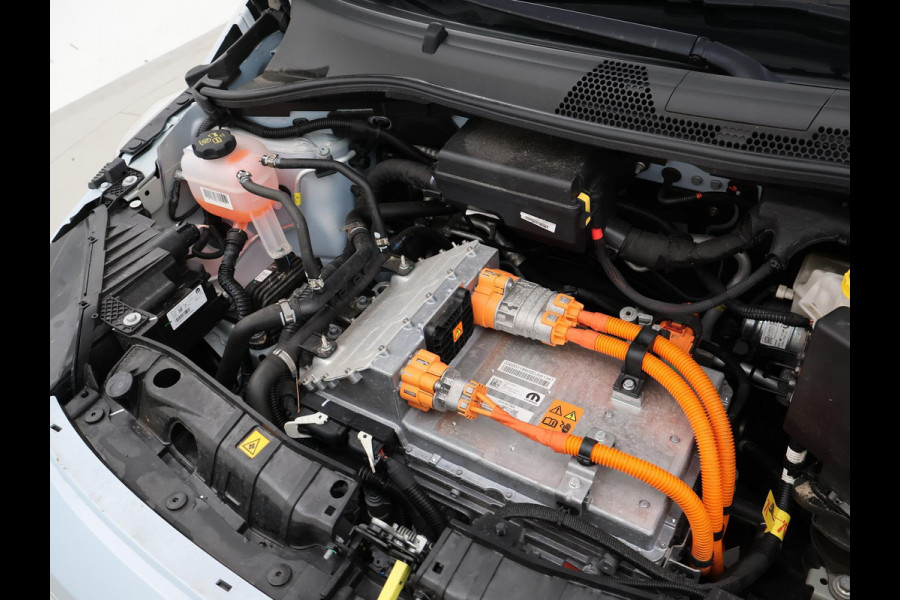 Fiat 500C 42 kWh Aut. *CELESTIAL BLUE* + STOELVERW. | CAMERA | 17 INCH | APPLE CARPLAY