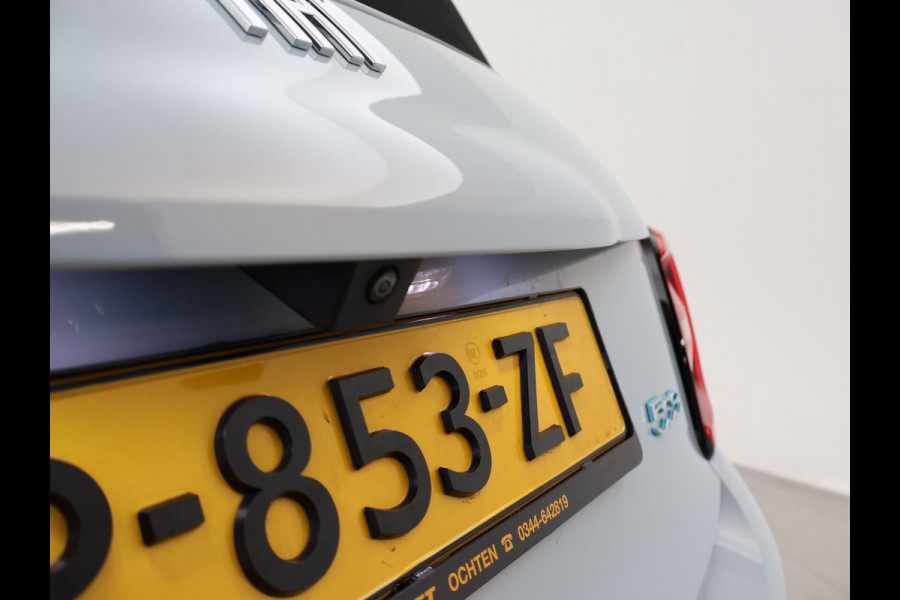 Fiat 500C 42 kWh Aut. *CELESTIAL BLUE* + STOELVERW. | CAMERA | 17 INCH | APPLE CARPLAY