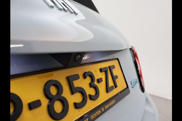 Fiat 500C 42 kWh Aut. *CELESTIAL BLUE* + STOELVERW. | CAMERA | 17 INCH | APPLE CARPLAY