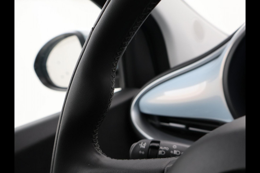 Fiat 500C 42 kWh Aut. *CELESTIAL BLUE* + STOELVERW. | CAMERA | 17 INCH | APPLE CARPLAY