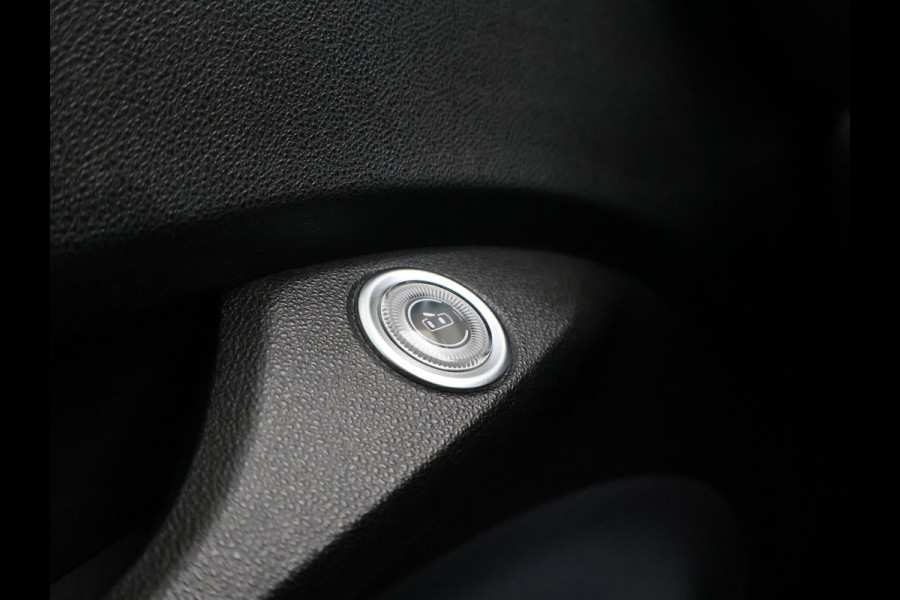 Fiat 500C 42 kWh Aut. *CELESTIAL BLUE* + STOELVERW. | CAMERA | 17 INCH | APPLE CARPLAY