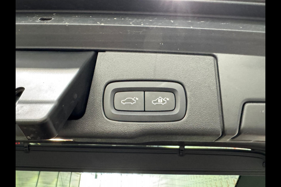 Volvo XC60 2.0 T6 Plug-in hybrid AWD Plus Bright | Pano | Memory | H&K | Camera | Trekhaak