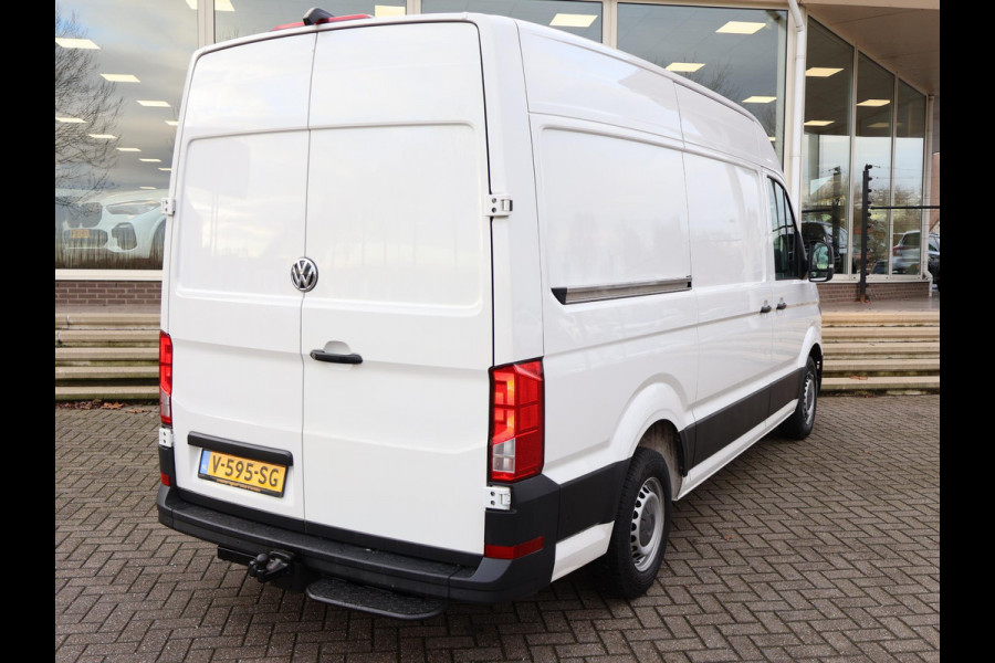 Volkswagen Crafter 35 2.0 TDI 140 PK L3H3 + WERKPLAATS INRICHTING + TREKHAAK 3000 KG | CAMERA | DAB | APPLE CARPLAY