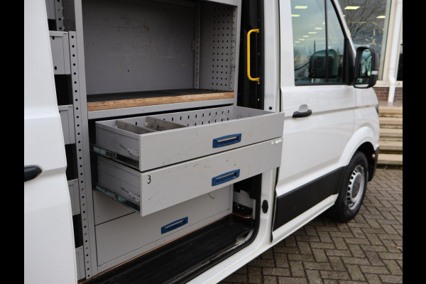 Volkswagen Crafter 35 2.0 TDI 140 PK L3H3 + WERKPLAATS INRICHTING + TREKHAAK 3000 KG | CAMERA | DAB | APPLE CARPLAY