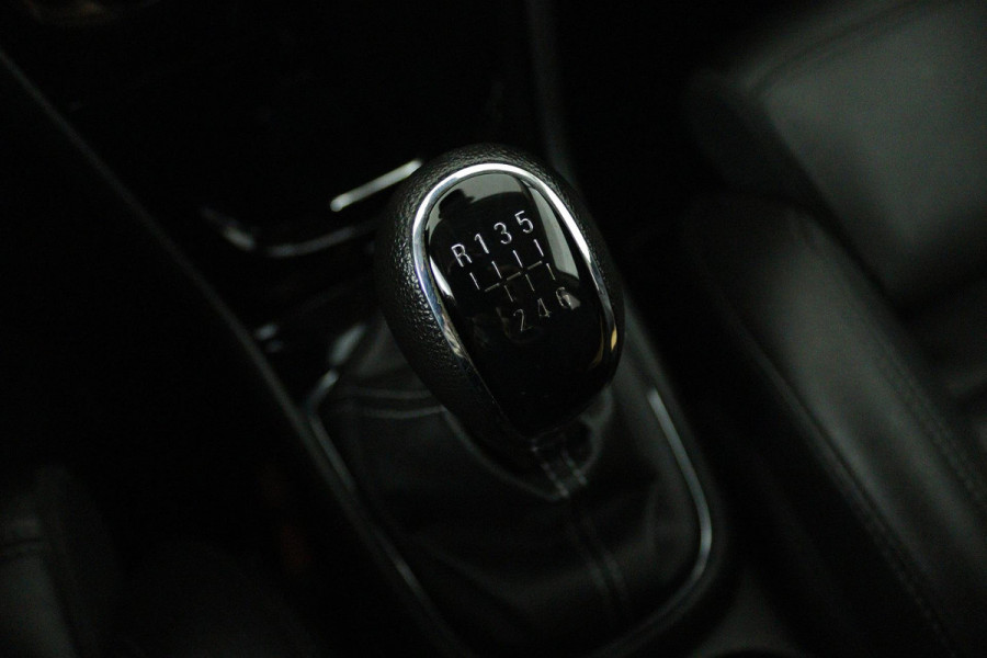 Opel Mokka X 1.4 Turbo Innovation (STOELVERWARMING, ACHTERUITRIJCAMERA, CRUISE CONTROL, PARKEERSENSOREN, NAVIGATIE)