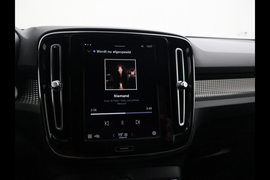 Volvo XC40 RECHARGE P8 AWD 408 PK *93% SOH* + AFN. TREKHAAK | APPLE CARPLAY | 19 INCH | DAB | GOOGLE MAPS
