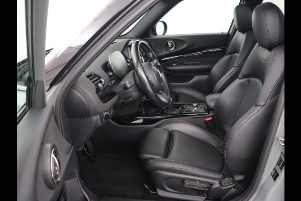MINI Clubman 2.0 Cooper S | 192pk | Panoramadak | Leder | Trekhaak | Carplay | Navigatie | Parkeerhulp | Full LED | Verwarmde voorruit | Getint glas