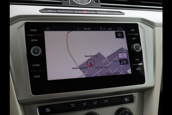 Volkswagen Passat Variant 1.8 TSI 180 PK DSG AUT. + VIRTUAL COCKPIT | ADAPTIVE CRUISE | TREKHAAK 1800 KG
