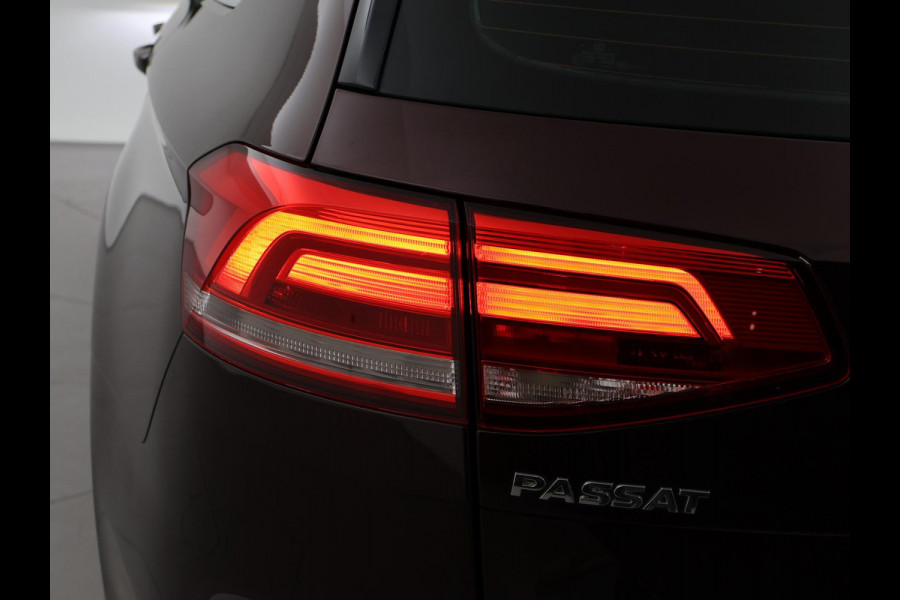 Volkswagen Passat Variant 1.8 TSI 180 PK DSG AUT. + VIRTUAL COCKPIT | ADAPTIVE CRUISE | TREKHAAK 1800 KG