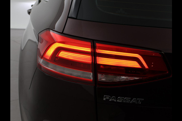 Volkswagen Passat Variant 1.8 TSI 180 PK DSG AUT. + VIRTUAL COCKPIT | ADAPTIVE CRUISE | TREKHAAK 1800 KG