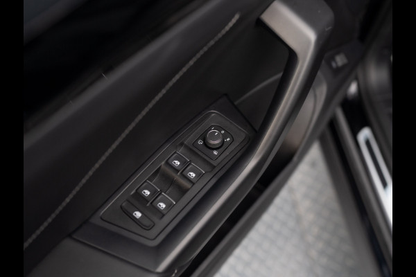 Volkswagen T-Roc 1.5 TSI R-Line Business | Beats | Panodak | IQ Light | Keyless | Side Assist | Elk. A-klep | Trekhaak afnb. | Prijs Rijklaar!!