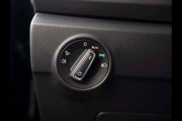 Volkswagen T-Roc 1.5 TSI R-Line Business | Beats | Panodak | IQ Light | Keyless | Side Assist | Elk. A-klep | Trekhaak afnb. | Prijs Rijklaar!!