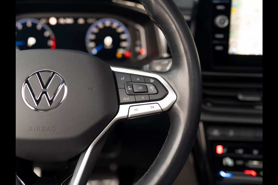 Volkswagen T-Roc 1.5 TSI R-Line Business | Beats | Panodak | IQ Light | Keyless | Side Assist | Elk. A-klep | Trekhaak afnb. | Prijs Rijklaar!!