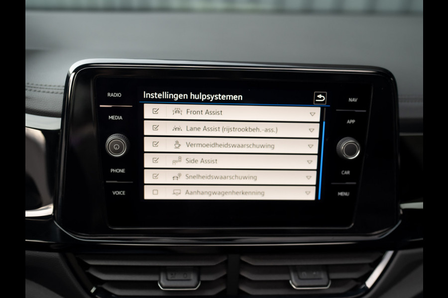 Volkswagen T-Roc 1.5 TSI R-Line Business | Beats | Panodak | IQ Light | Keyless | Side Assist | Elk. A-klep | Trekhaak afnb. | Prijs Rijklaar!!