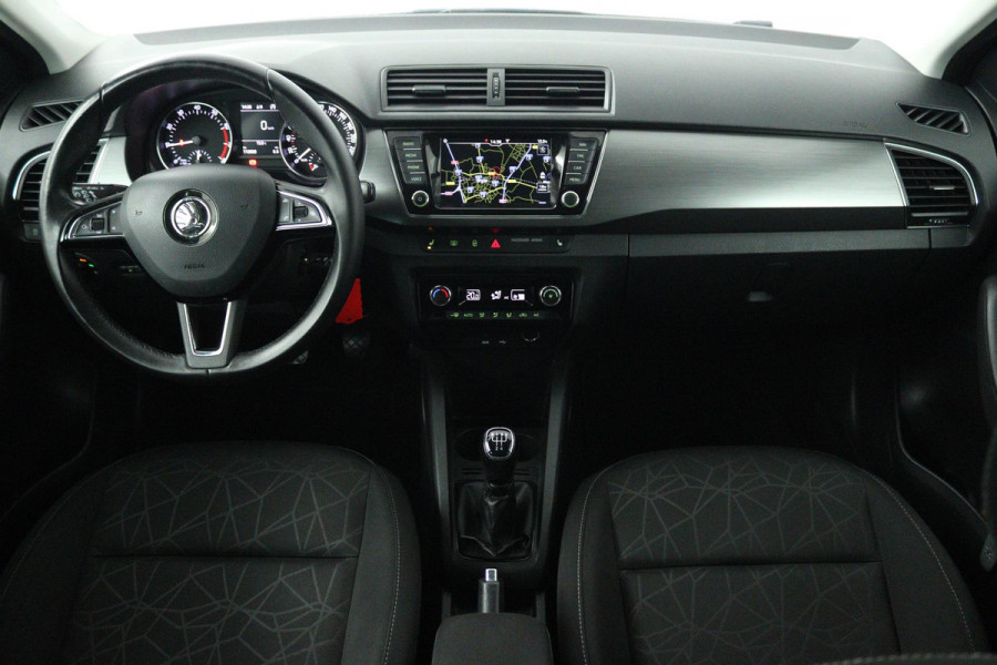 Škoda Fabia Combi 1.0 TSI Clever (TREKHAAK, SENSOREN, NAVIGATIE, STOELVERWARMING, CRUISE CONTROL)