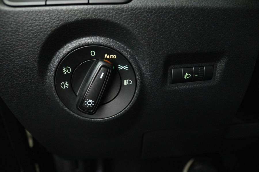 Škoda Fabia Combi 1.0 TSI Clever (TREKHAAK, SENSOREN, NAVIGATIE, STOELVERWARMING, CRUISE CONTROL)