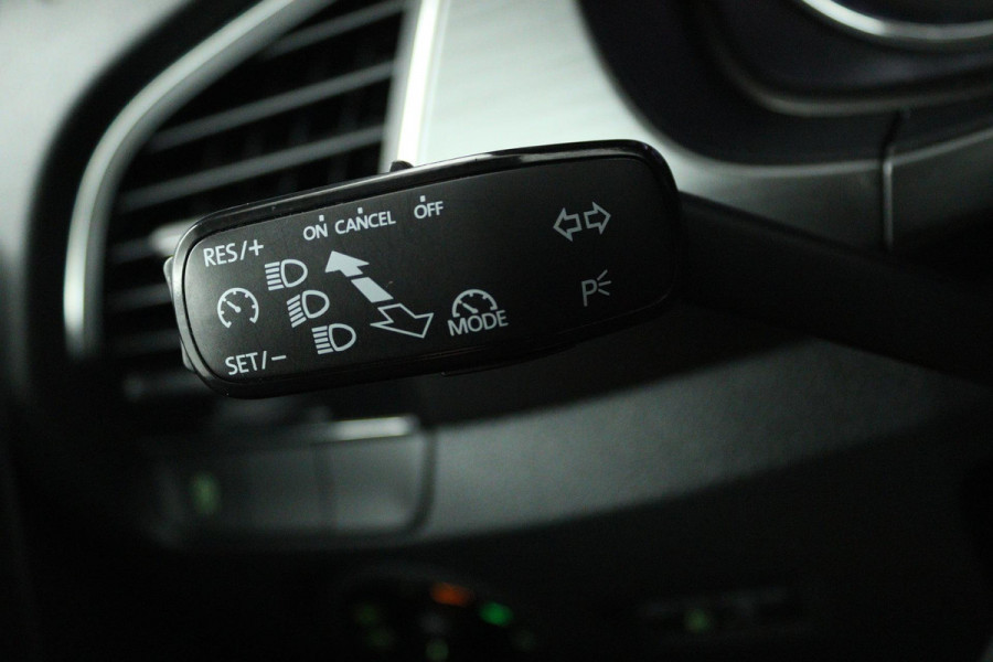 Škoda Fabia Combi 1.0 TSI Clever (TREKHAAK, SENSOREN, NAVIGATIE, STOELVERWARMING, CRUISE CONTROL)