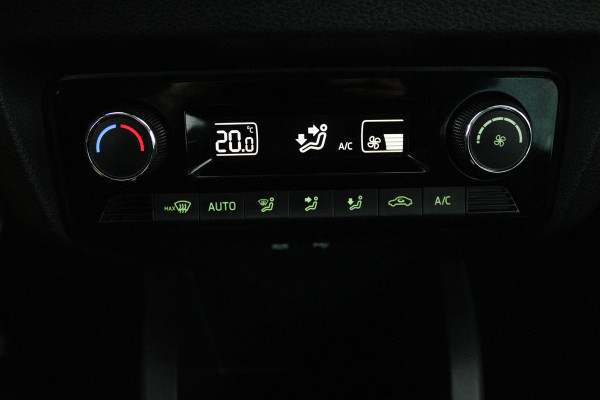 Škoda Fabia Combi 1.0 TSI Clever (TREKHAAK, SENSOREN, NAVIGATIE, STOELVERWARMING, CRUISE CONTROL)