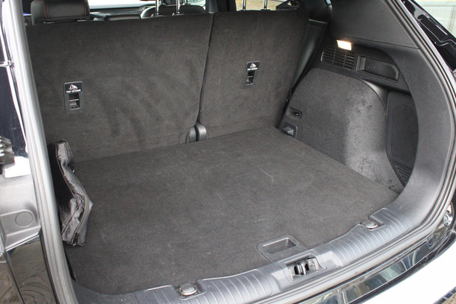 Ford Kuga 1.5 EcoBoost ST-Line X | Stoel + Stuurverwarming | Adaptive Cruise Control | Climate Control | Navigatie | 19'' Lichtmetalen Velgen |