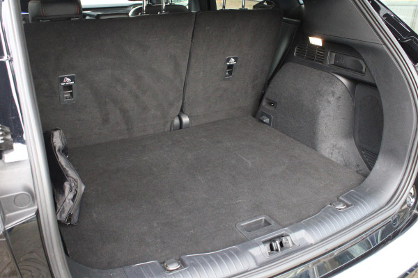 Ford Kuga 1.5 EcoBoost ST-Line X | Stoel + Stuurverwarming | Adaptive Cruise Control | Climate Control | Navigatie | 19'' Lichtmetalen Velgen |